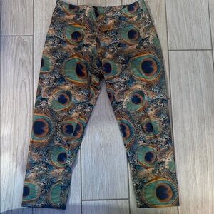 Onzie Peacock Patterned Leggings